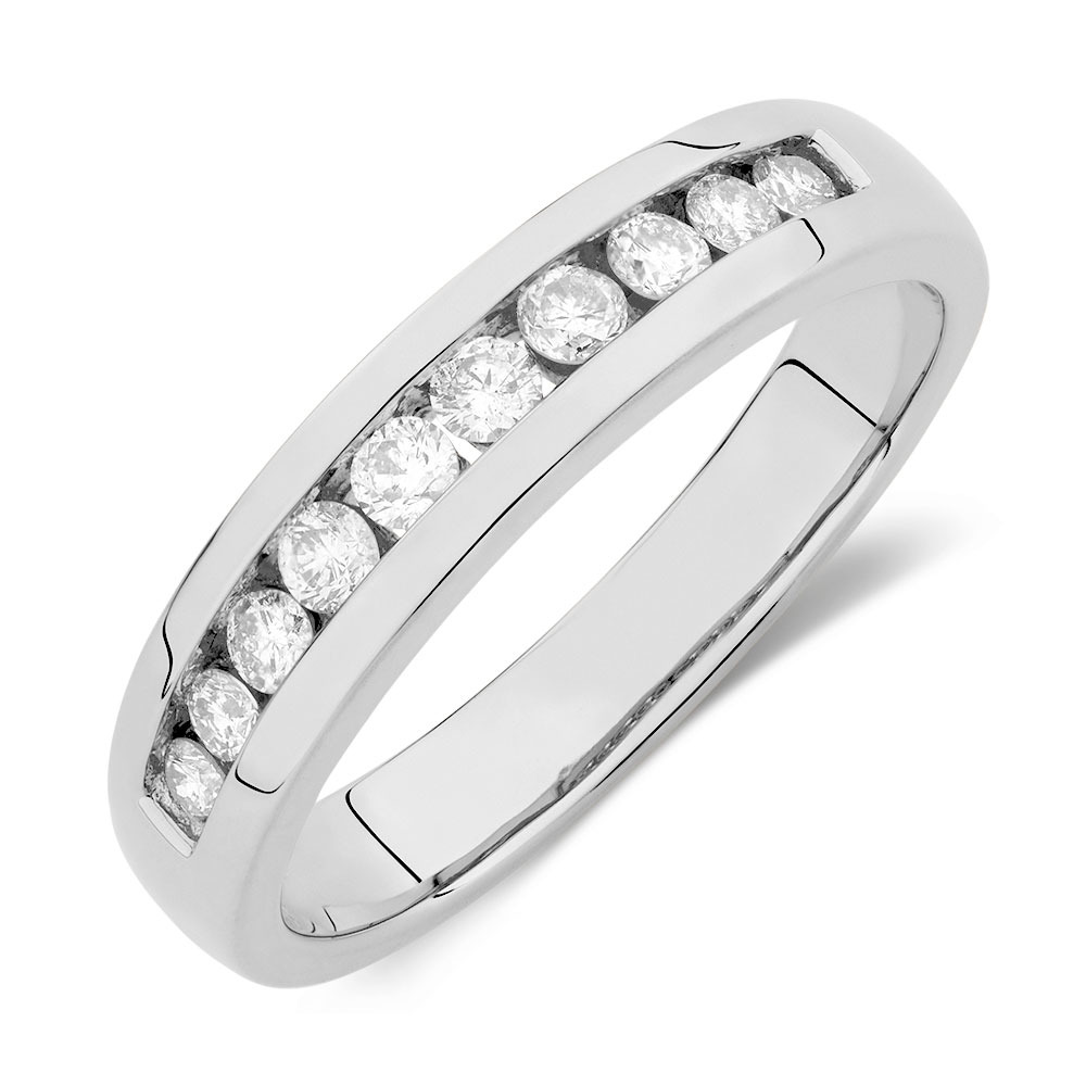 Men�s Wedding Band with 1/2 Carat TW of Diamonds in 14kt