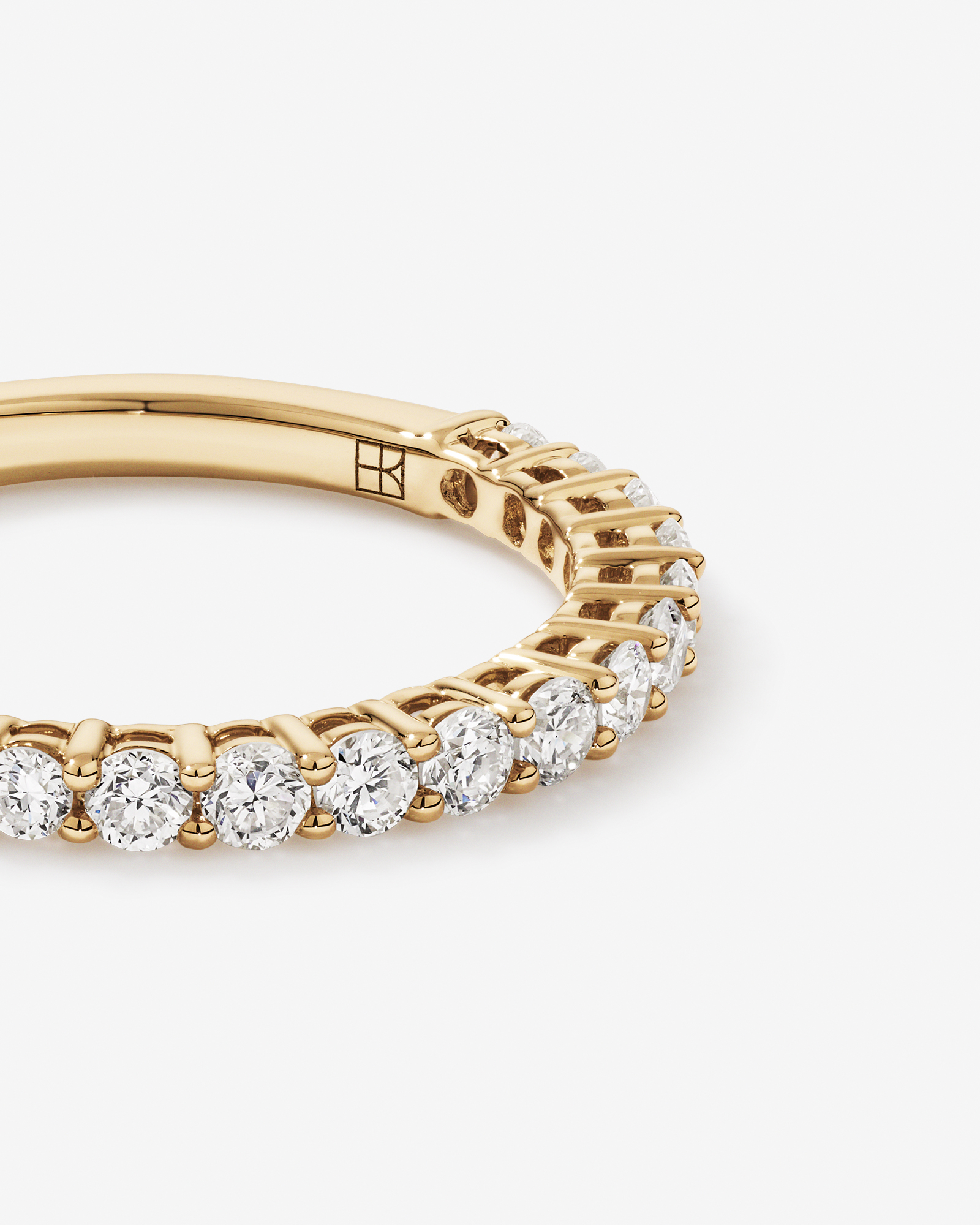 Alliance en or jaune 14 carats avec diamant rond brillant de 0,50 carat