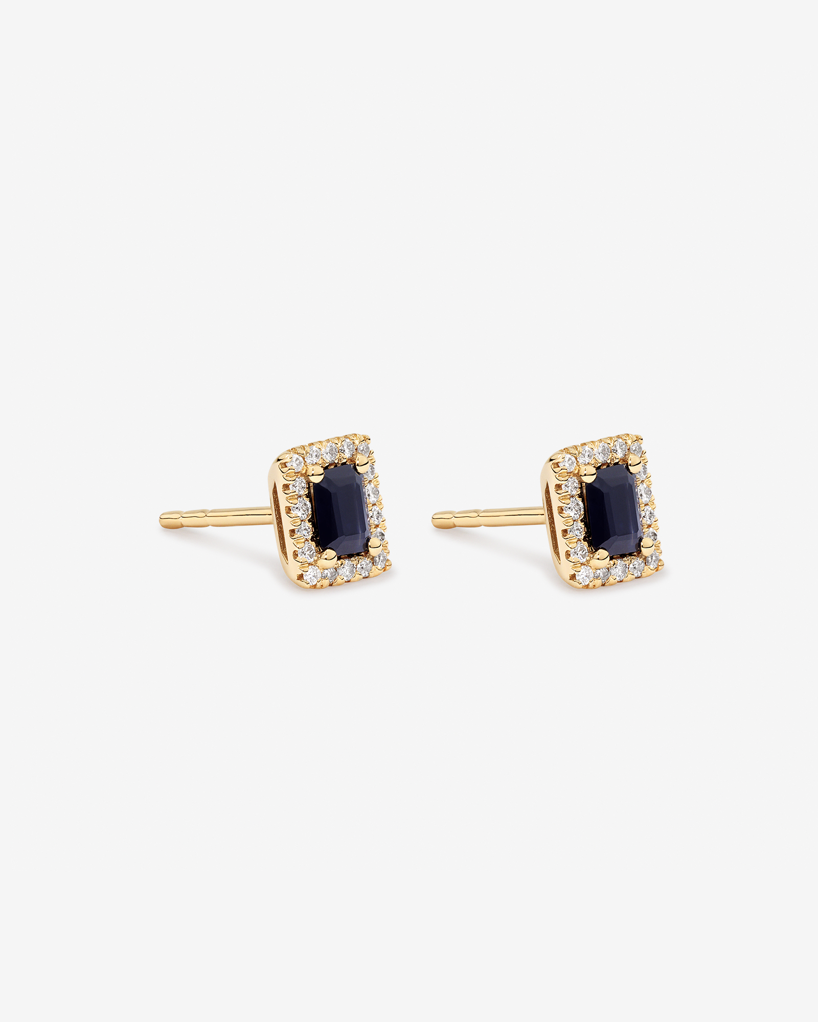 Boucles d'Oreilles Clous Halo en Pierre Précieuse Saphir Bleu Taille Émeraude et 0,10 Carat TW Diamant en Or Jaune 10 kt