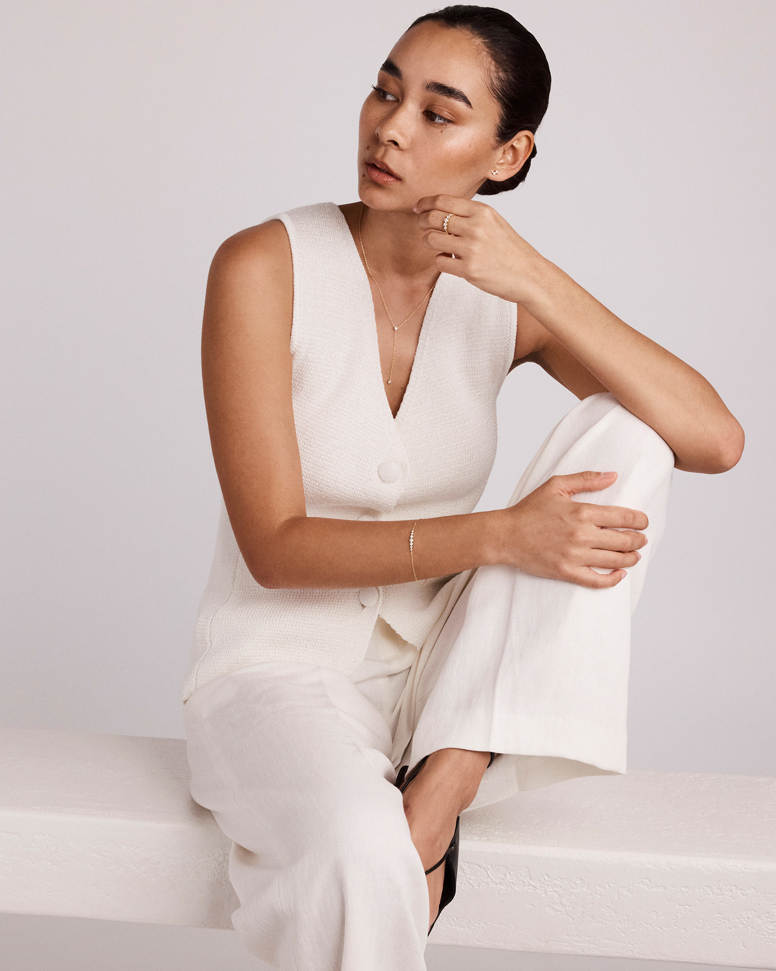 Boucles d’oreilles rondes TW à lunette graduée brillante de 0,15 carat en or jaune 10 carats