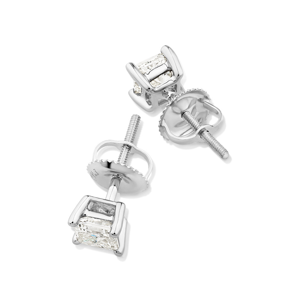 Boutons d'oreilles certifiés en or blanc 14 K avec diamants totalisant 0,96 ct