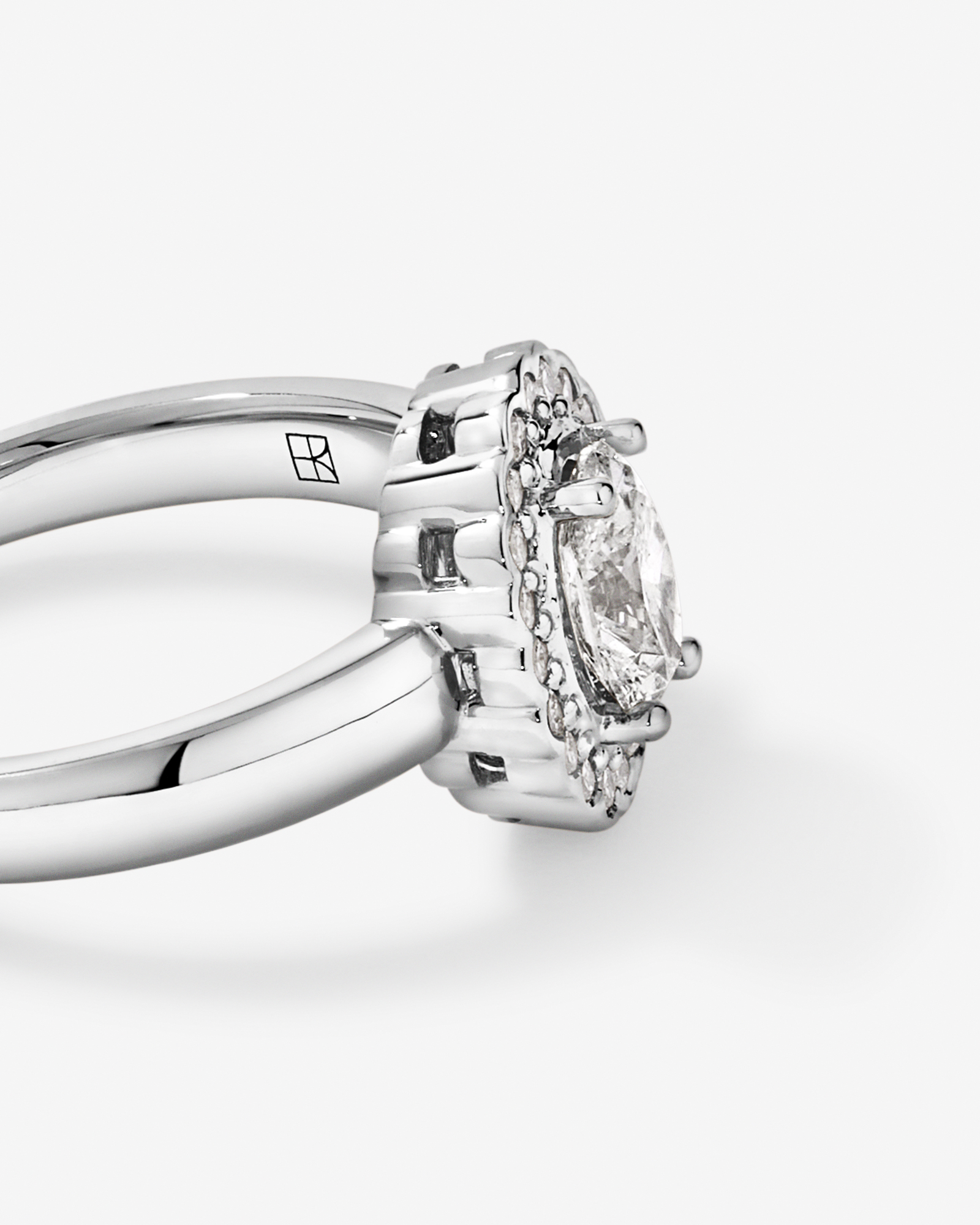 Carat TW Oval Diamond Floral Halo Ring 14kt White Gold