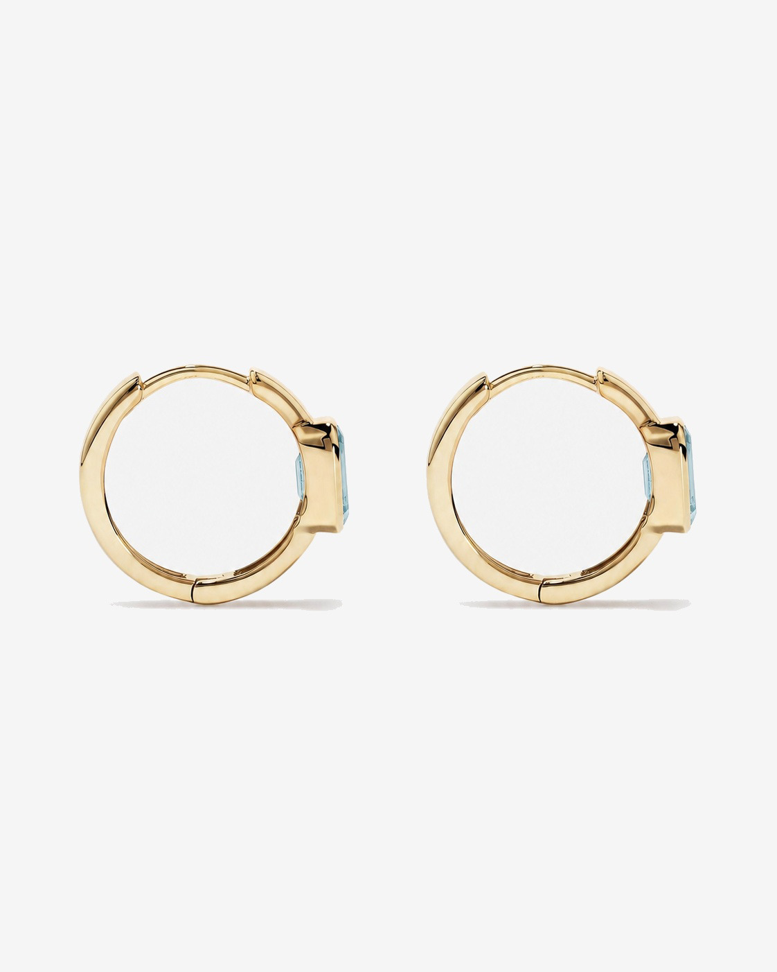 Boucles d'oreilles anneaux Aigue-marine serties clos en or jaune 10 ct