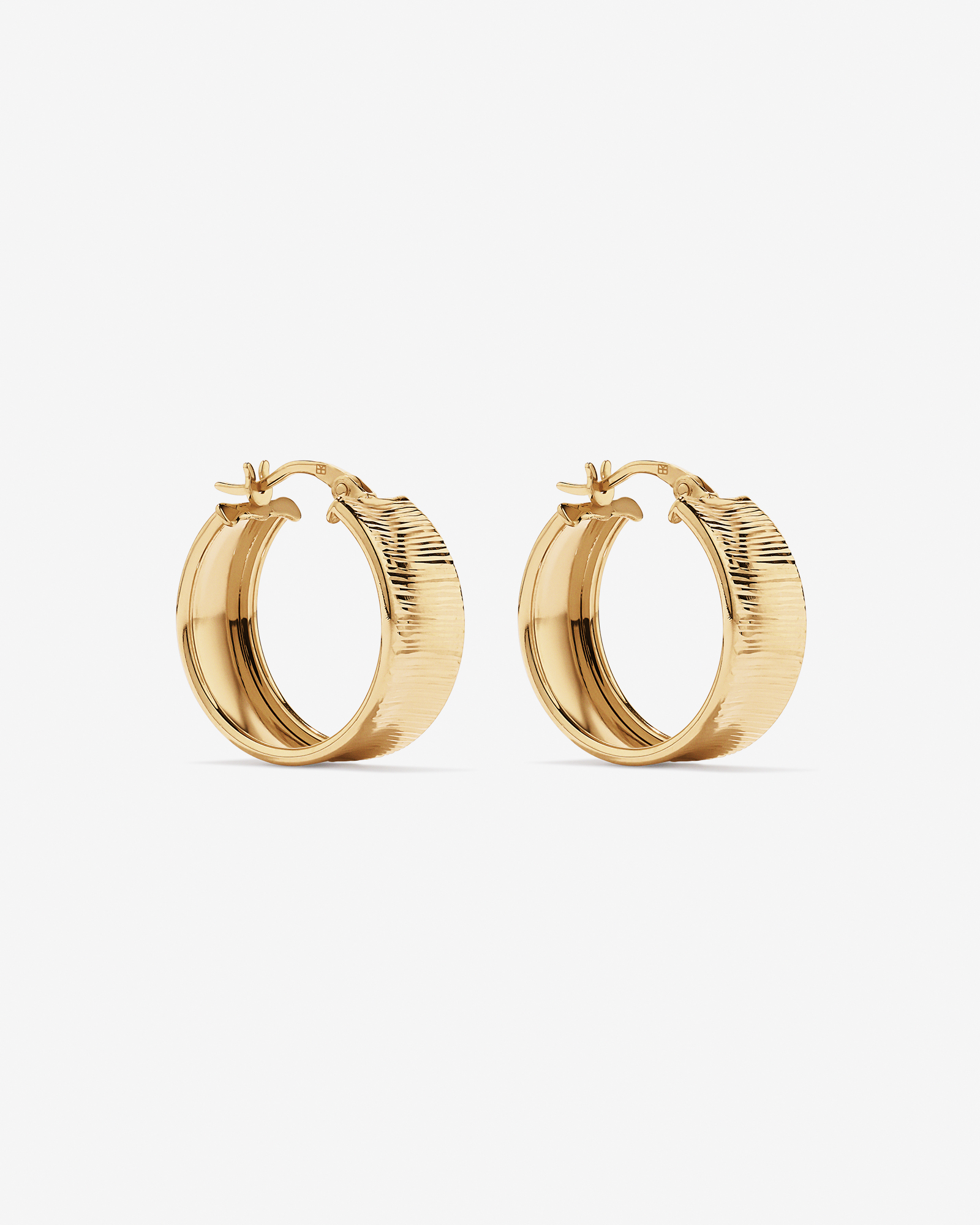 Textured Hoop Earrings in 18Kt Vermeil