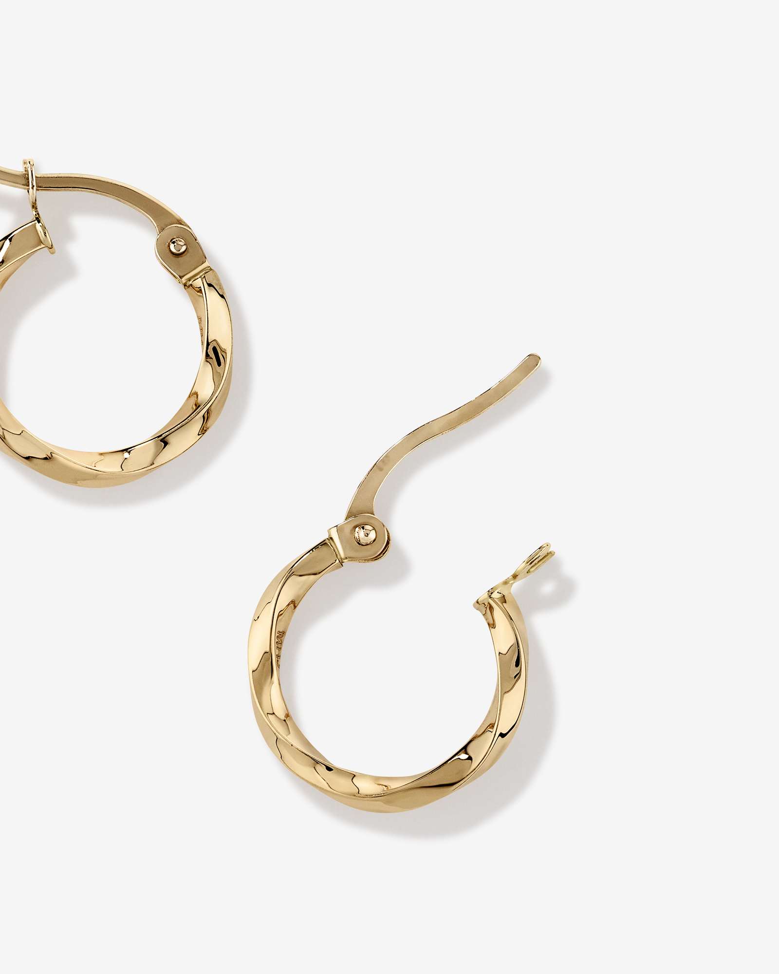 10mm Square Twist Hoop Earrings 10kt Yellow Gold