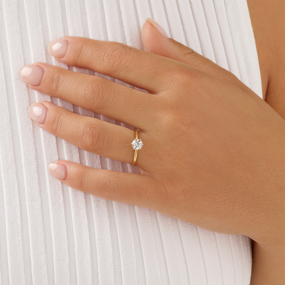 Bague de fiançailles Solitaire de Michael Hill en or jaune et blanc 18 K avec diamants du Code of Origin de De Beers totalisant 0,70 ct