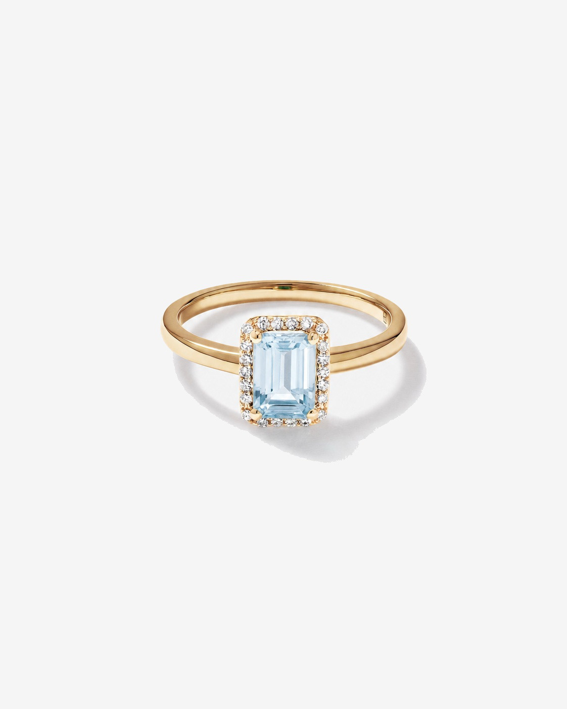 Bague halo Aigue-marine taille émeraude avec diamants en or jaune 10 ct