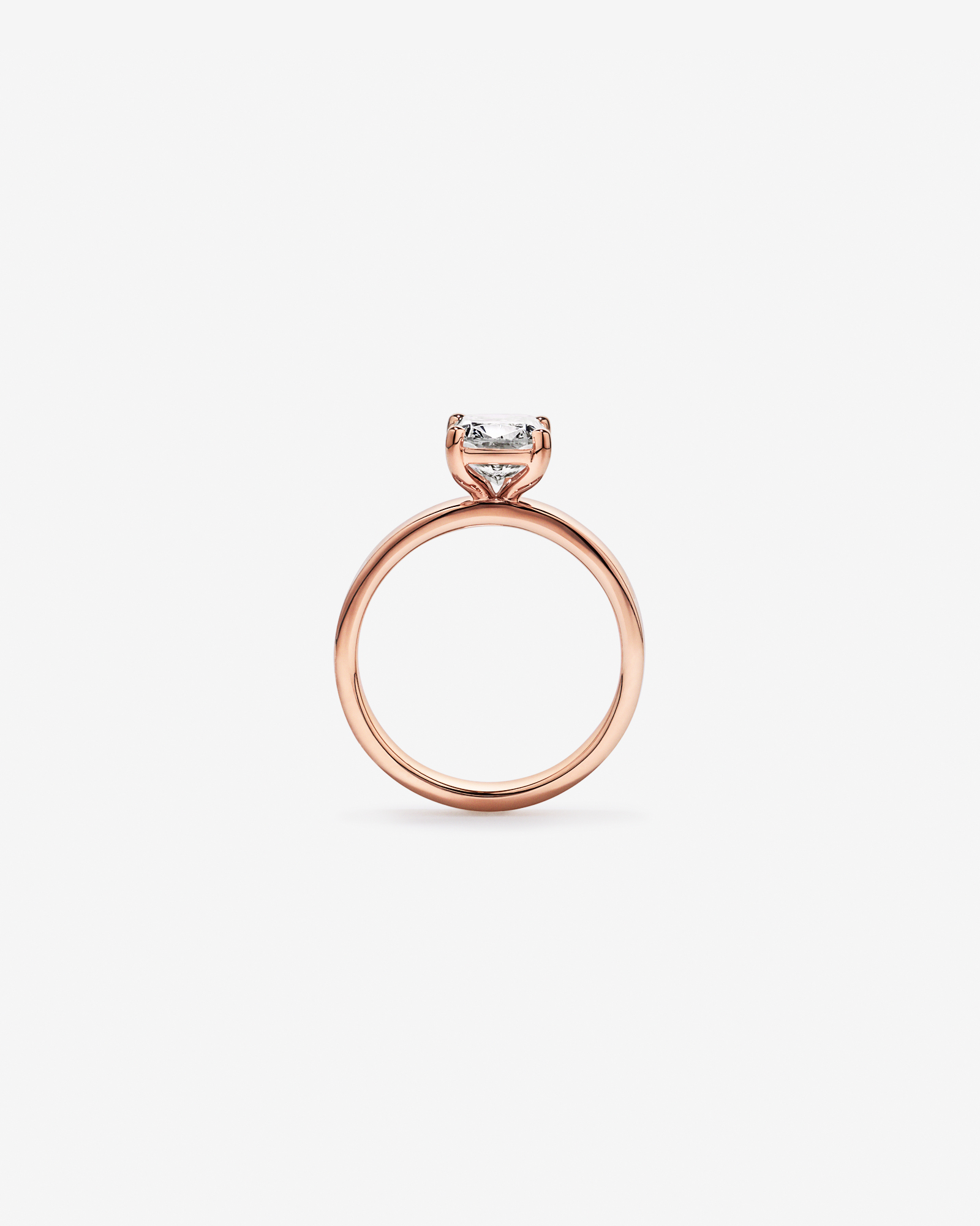 Bague solitaire en or rose 14 carats avec diamant de laboratoire taille coussin allongé 2,00