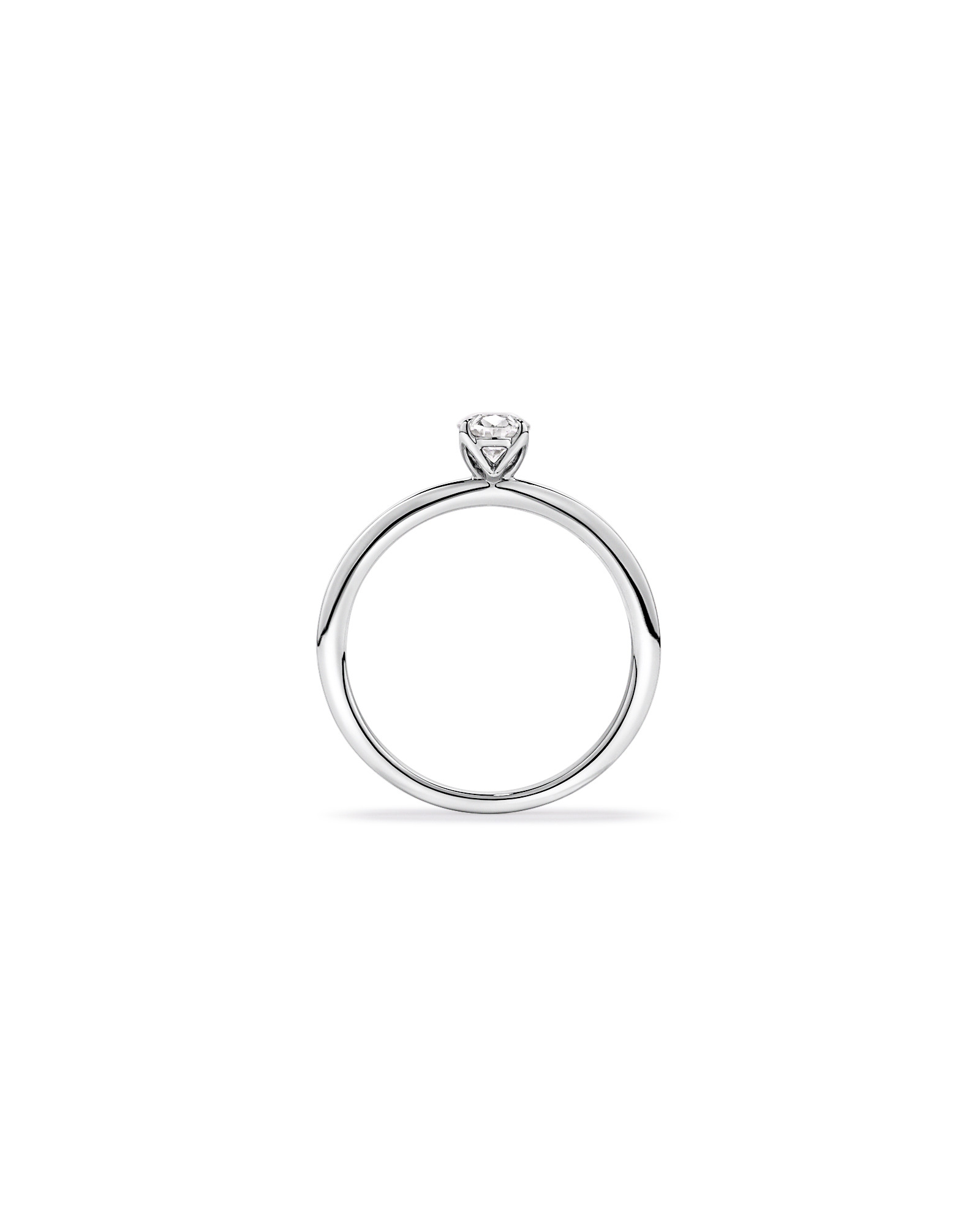 Bague solitaire ovale TW 0,50 carat en platine recyclé