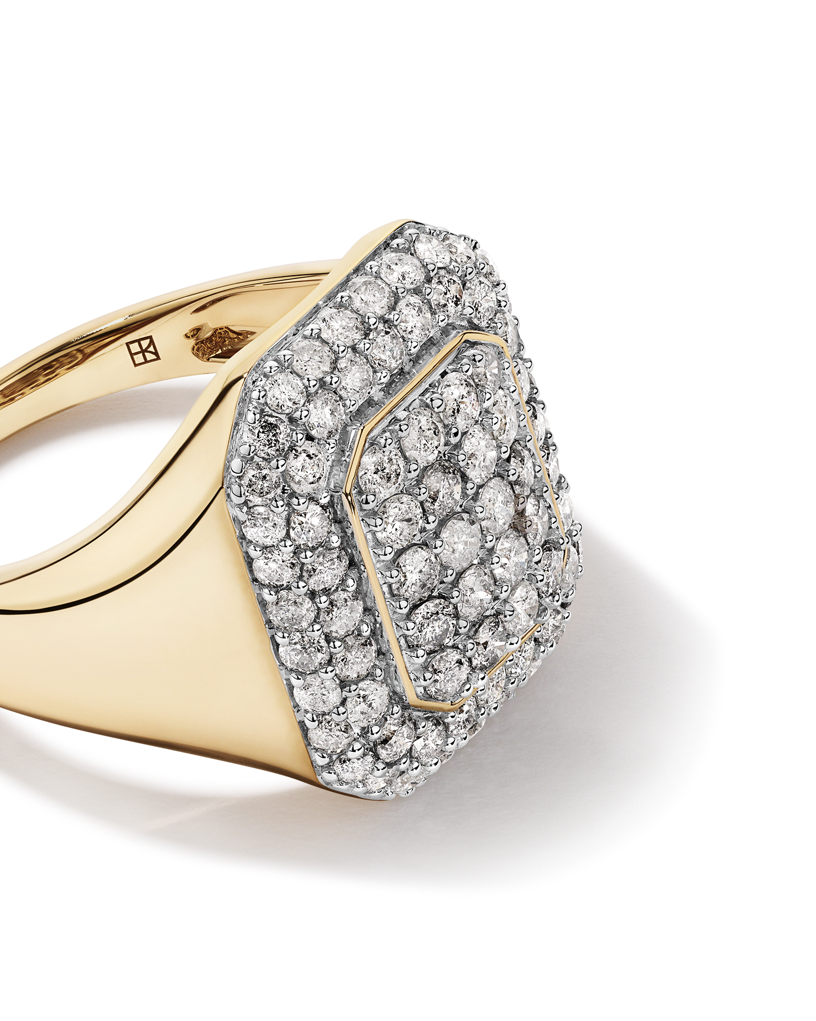 Carat TW of Cluster Diamonds in 10kt Yellow Gold