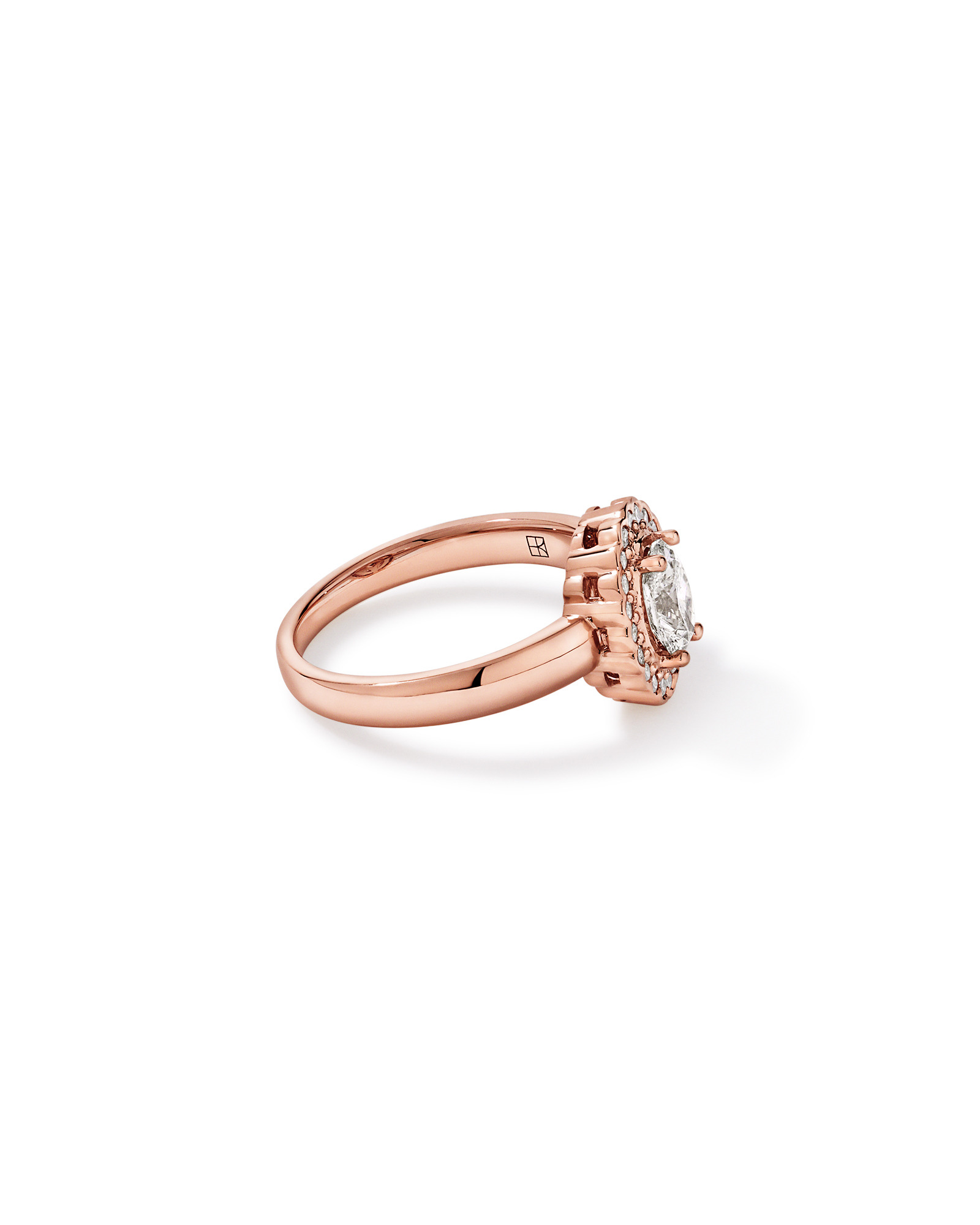 Bague à halo floral avec diamant ovale de 0,90 carat (poids total) en or rose 14 carats
