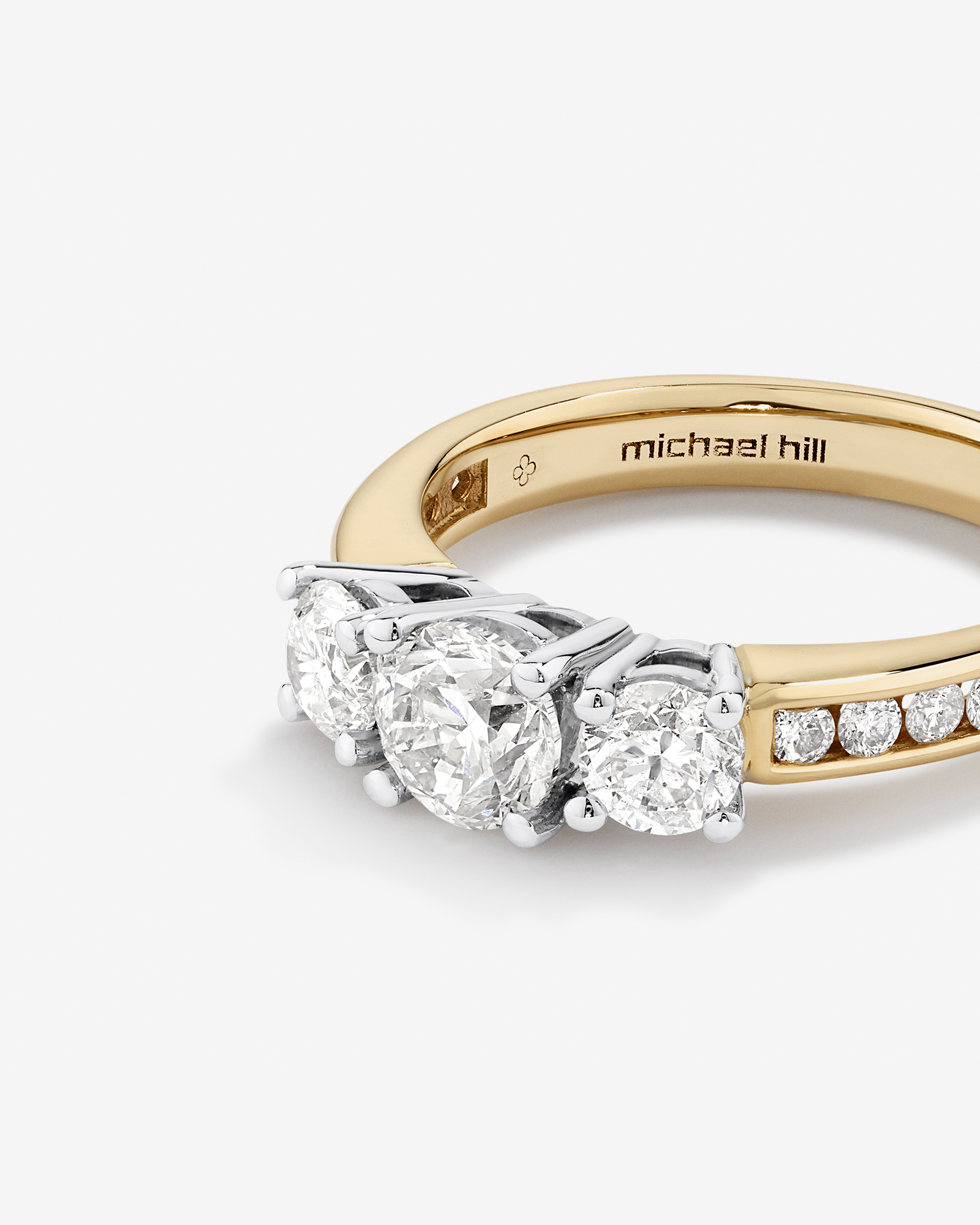 Bague de fiançailles à trois pierres en diamant taille brillant rond de 1,50 carat en or jaune et blanc 14 carats