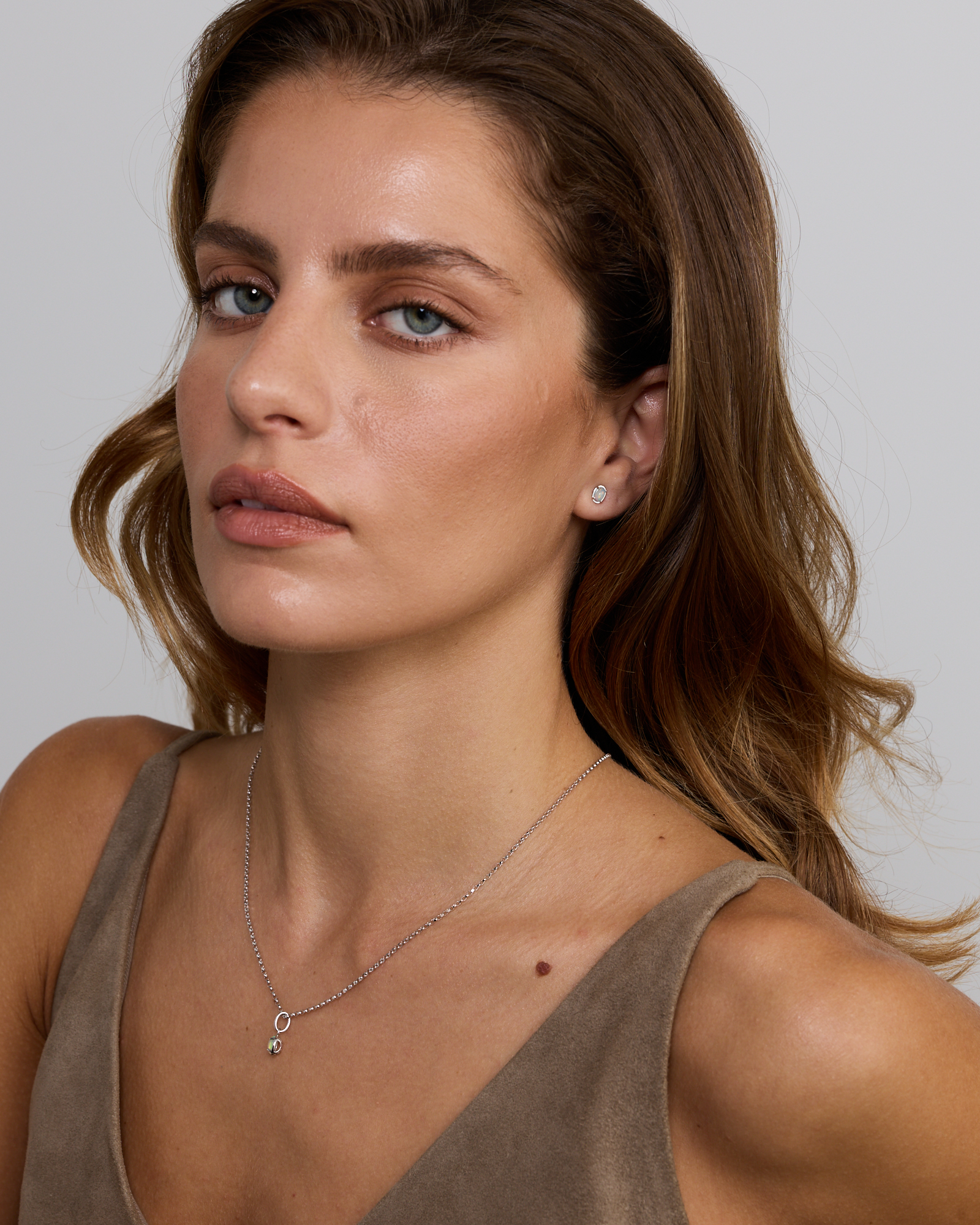 Boucles d’oreilles ovales australiennes en opale en argent sterling