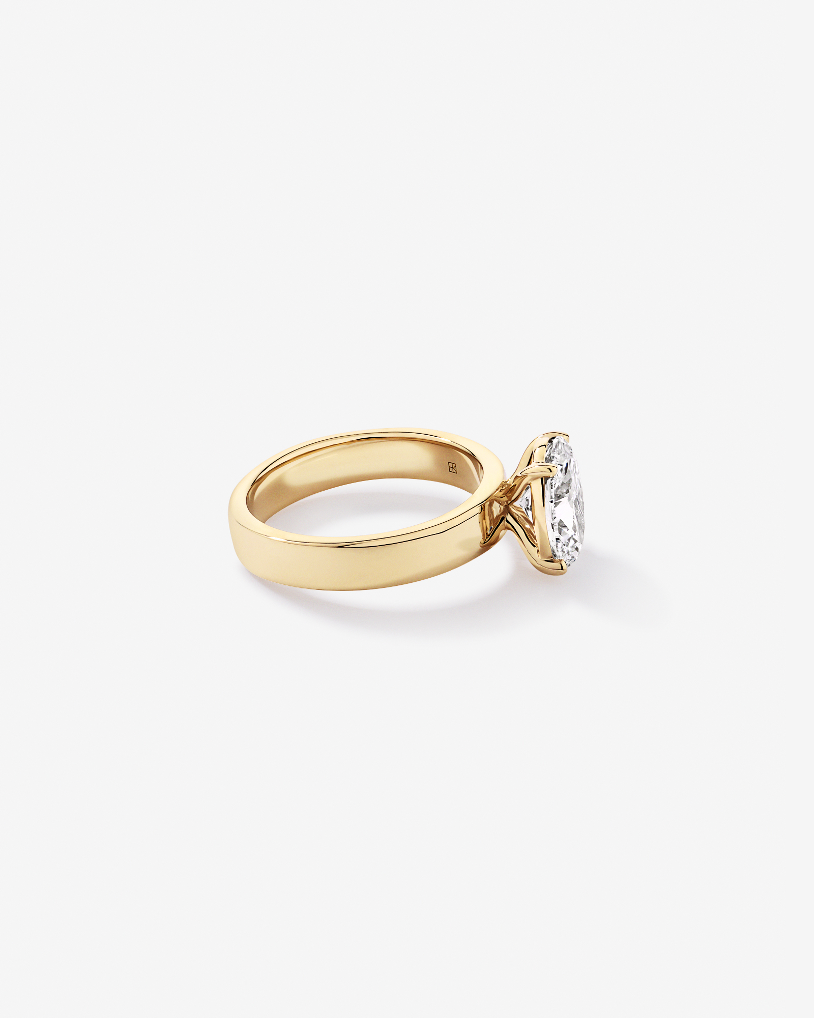 2.00TW Oval Laboratory-Grown Diamond Solitaire Ring 14kt Yellow Gold