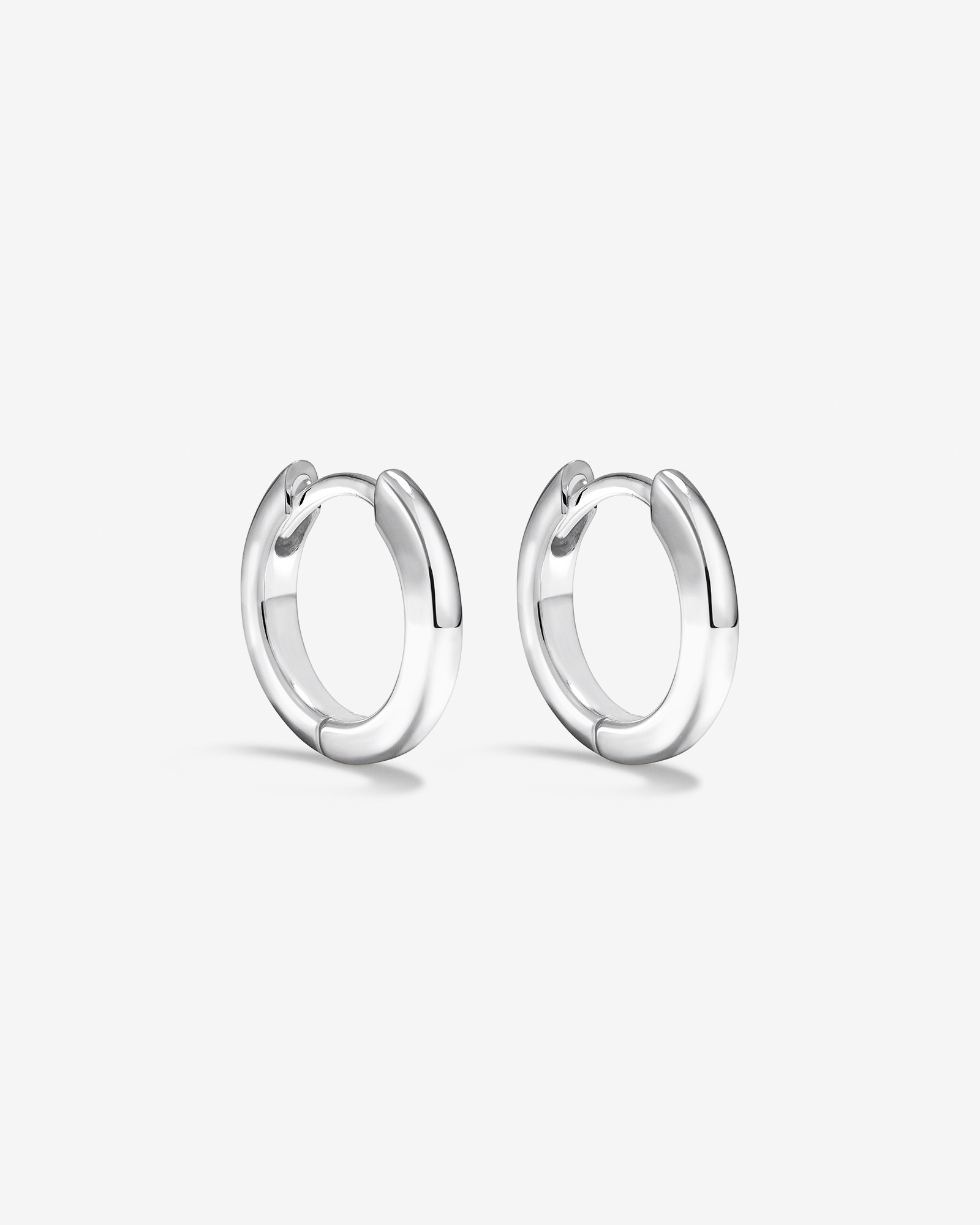 Anneaux courts en argent sterling de 14 mm