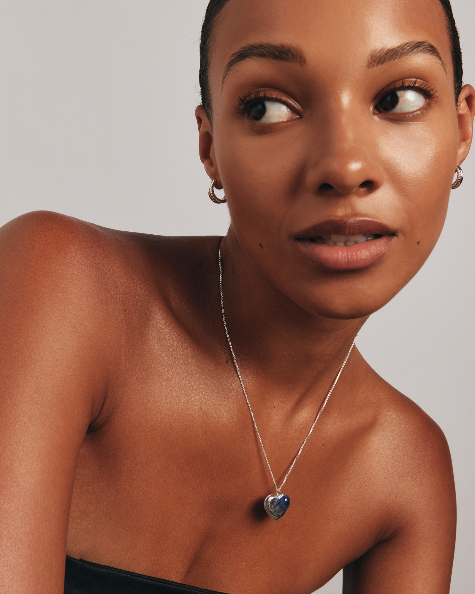 Boucles d'oreilles huggie double texture en argent sterling