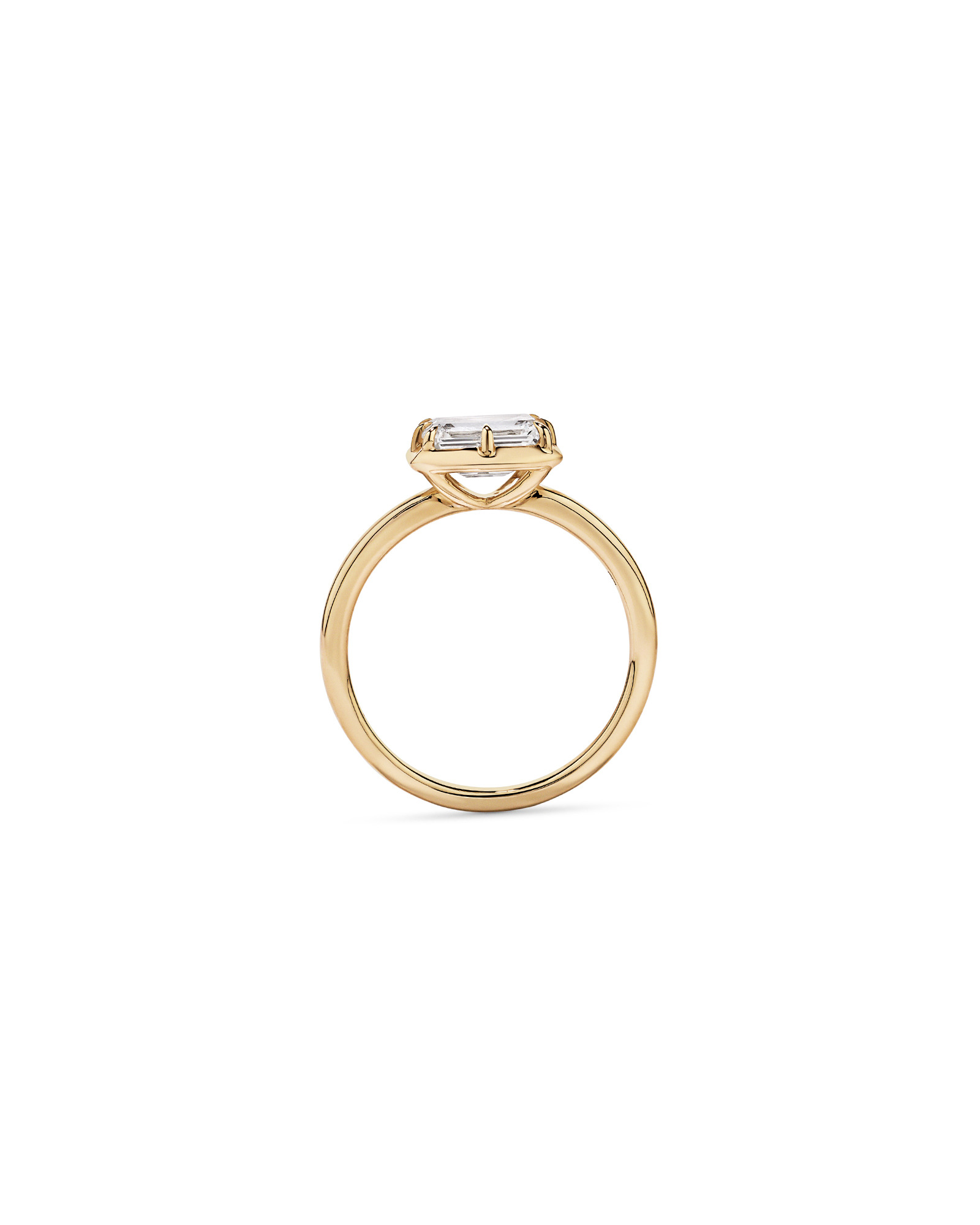 Bague solitaire en or jaune 14 carats sertie d'un diamant de laboratoire taille émeraude 1,50 carat