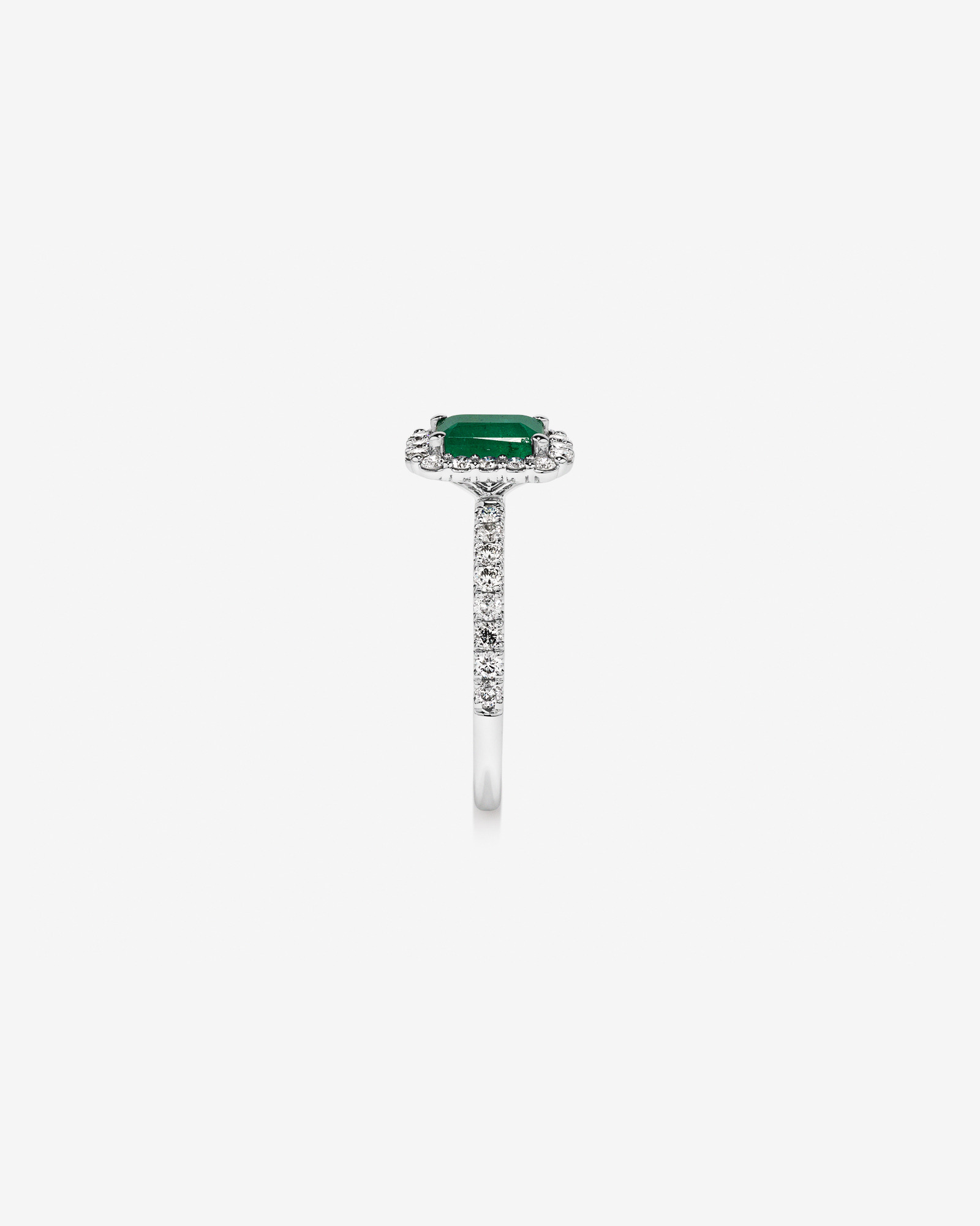 Bague Halo en Pierre Précieuse Émeraude Verte Taille Émeraude et 0,60 Carat TW Diamant en Or Blanc 14 kt