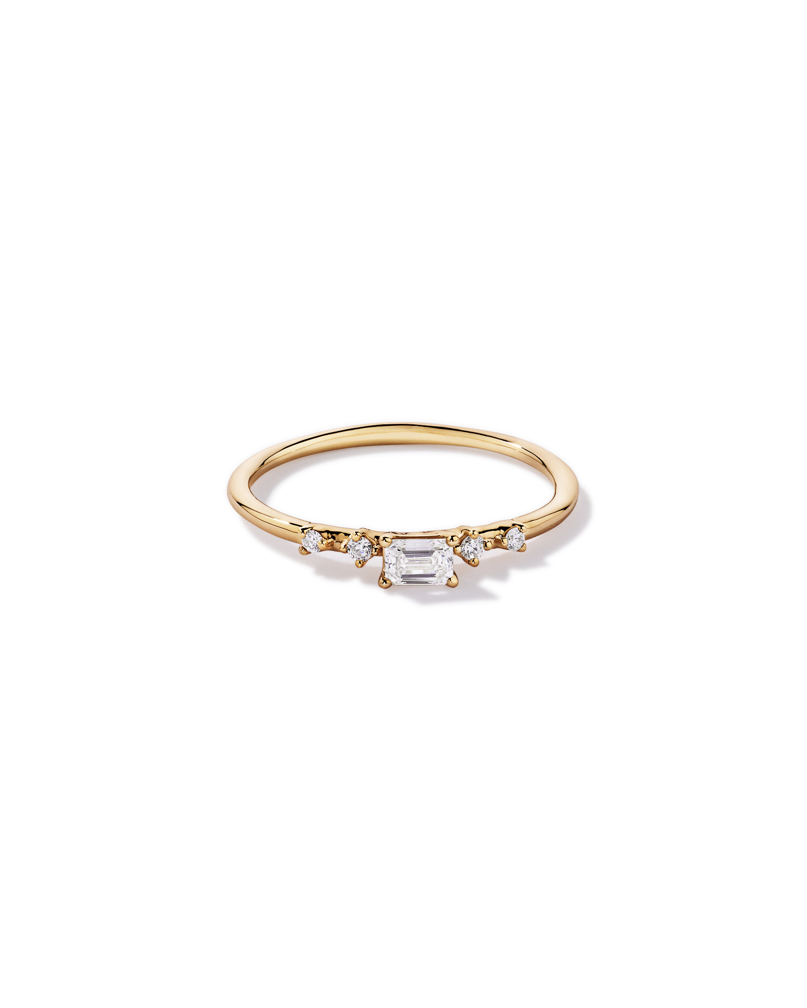 Bague de promesse en or jaune 10 carats avec diamants laboratoire (poids total 0,20 carat) taille émeraude et brillant ronde