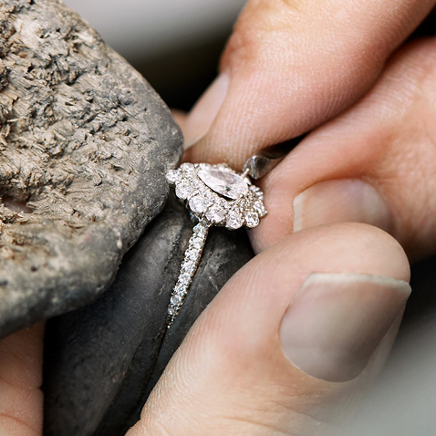Diamond Setting Diamond Setting
