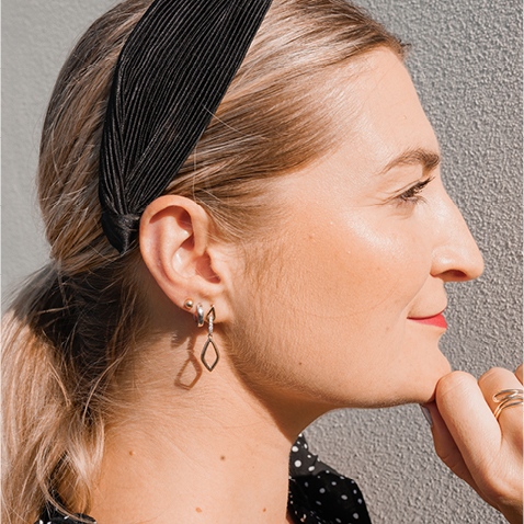 @livewithelle drop earring styling look @livewithelle drop earring styling look