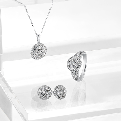 Diamonds by the Carat Diamonds by the Carat