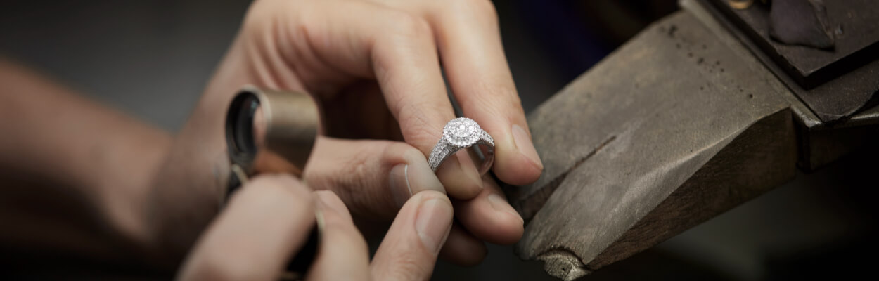 The Jeweller that Cares